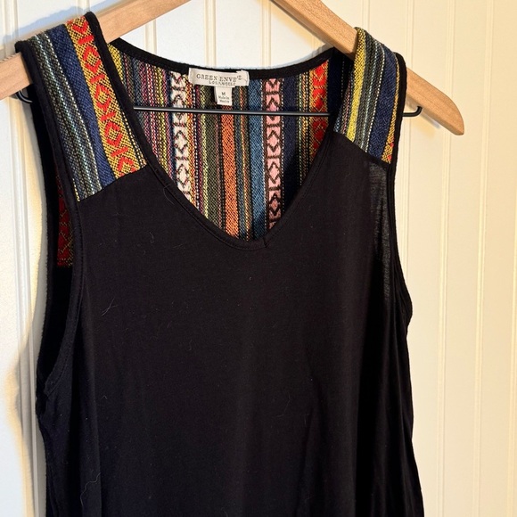 Green Envelope Black Embroidered Tank Top Women’s Size Medium - Picture 2 of 8